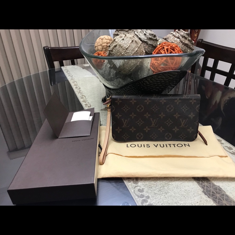 Authentic Louis Vuitton insolite wallet organizer